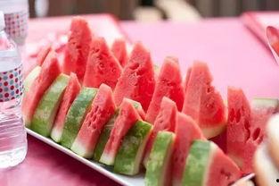 小九吃瓜干,揭秘网红零食背后的故事